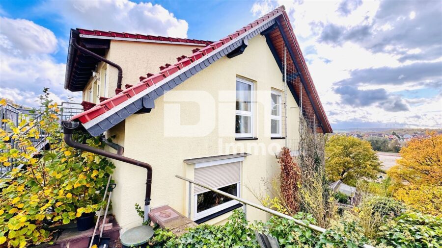 Modernisiertes 1 bis 2 Familienhaus mit DG-Ausbau BJ 02/03 und Panoramablick am Rüsteberg - Seitenansicht Panorama